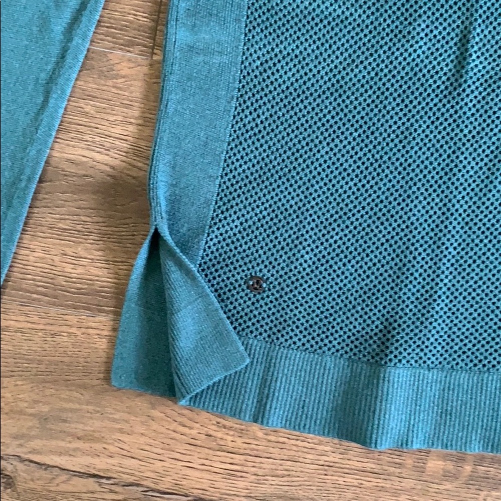 Lululemon - Picture 3 of 3